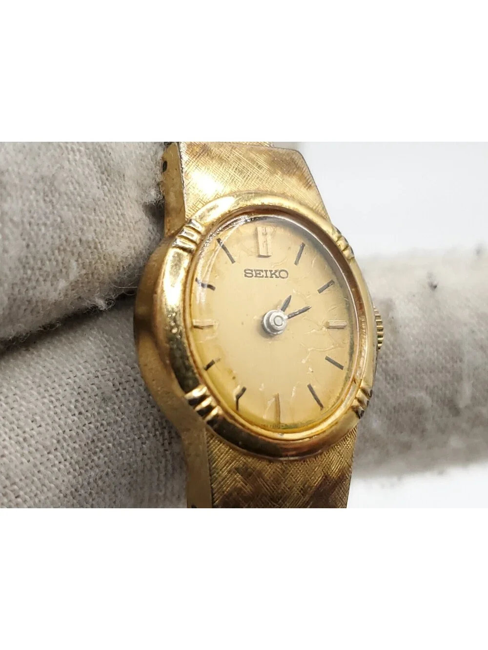 Vintage Seiko 1100-5549 Mechanical Watch Women Gold Tone Expandable Band 16mm